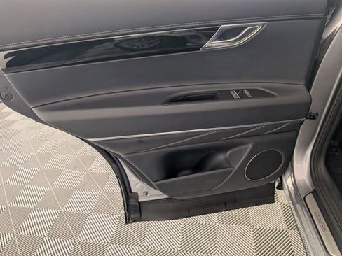 Used 2025 Genesis GV80 2.5T Standard image 29