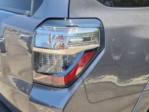 Used 2019 Toyota 4Runner TRD Off-Road Premium AWD/4WD image 26