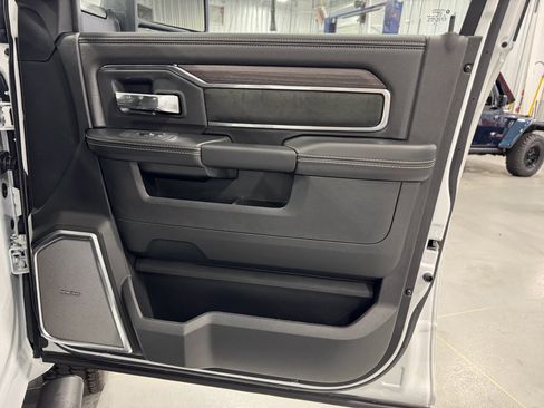New 2025 RAM 4500 4x4 Crew Cab DRW w/ Laramie Trim Package image 20