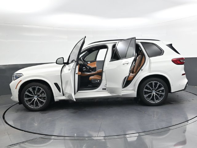 Used 2019 BMW X5 xDrive40i w/ M Sport Package AWD/4WD image 36