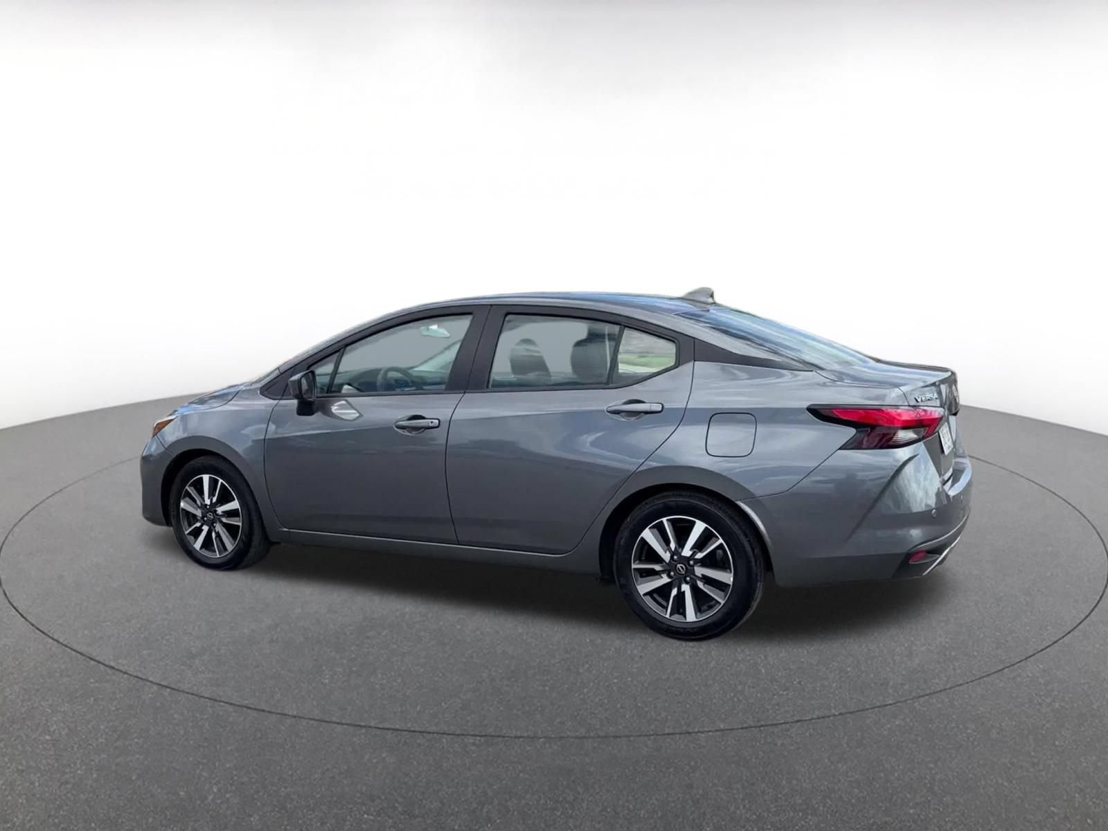 Used 2025 Nissan Versa SV FWD image 9
