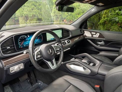 Used 2021 Mercedes-Benz GLS 450 4MATIC image 25