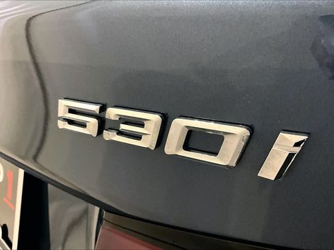 Used 2023 BMW 530i xDrive w/ Premium Package AWD/4WD image 9