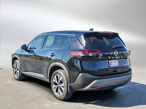 Used 2021 Nissan Rogue SV AWD/4WD image 3