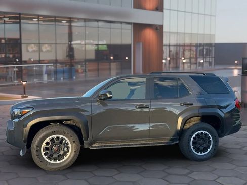 Used 2025 Toyota 4Runner TRD Off-Road AWD/4WD image 3