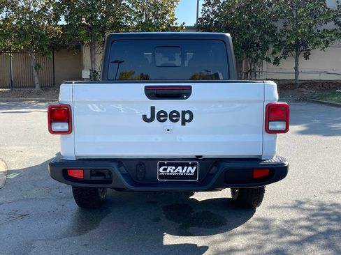Used 2025 Jeep Gladiator Sport AWD/4WD image 6