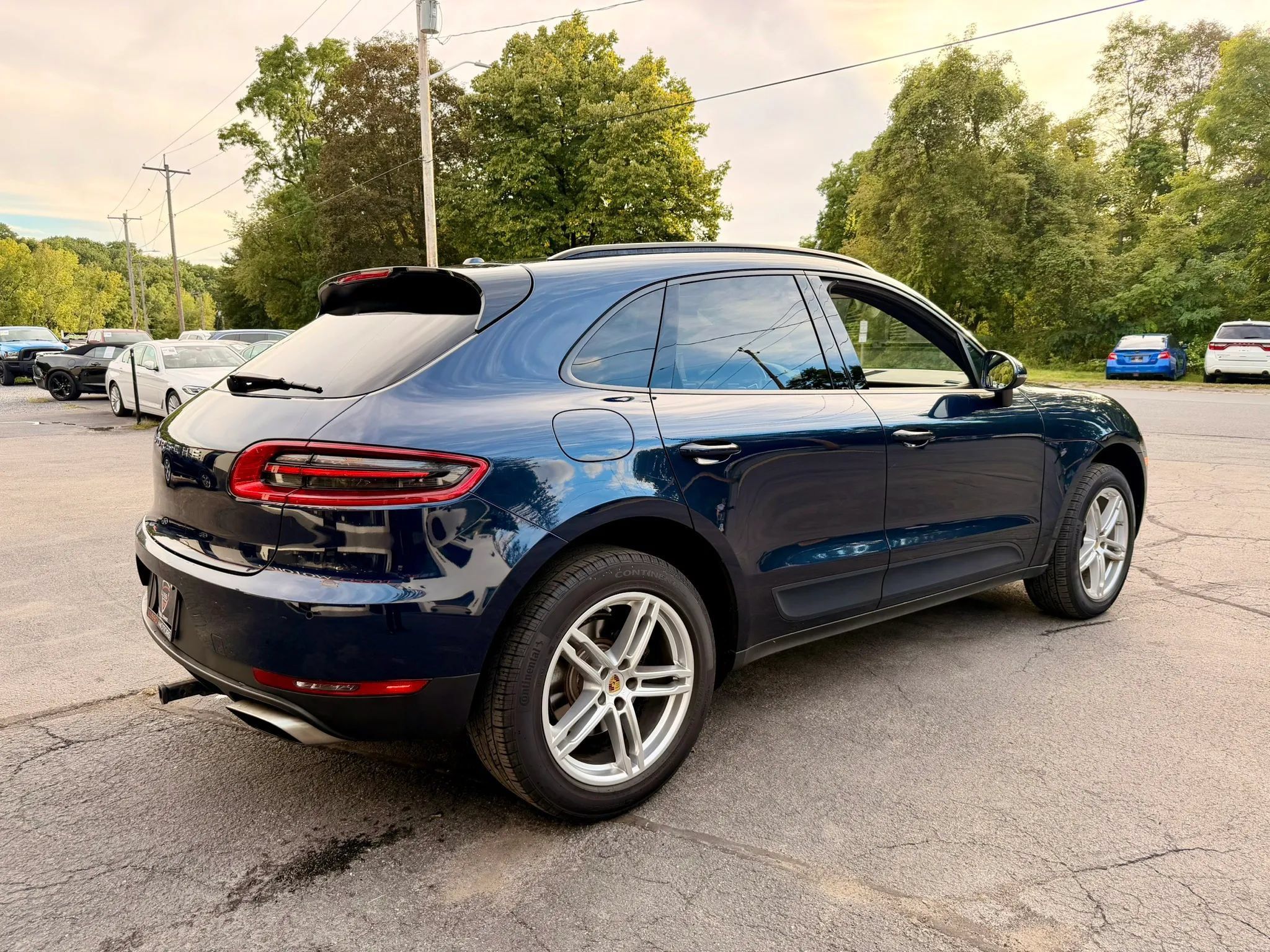 Used 2018 Porsche Macan Sport Edition AWD/4WD image 7