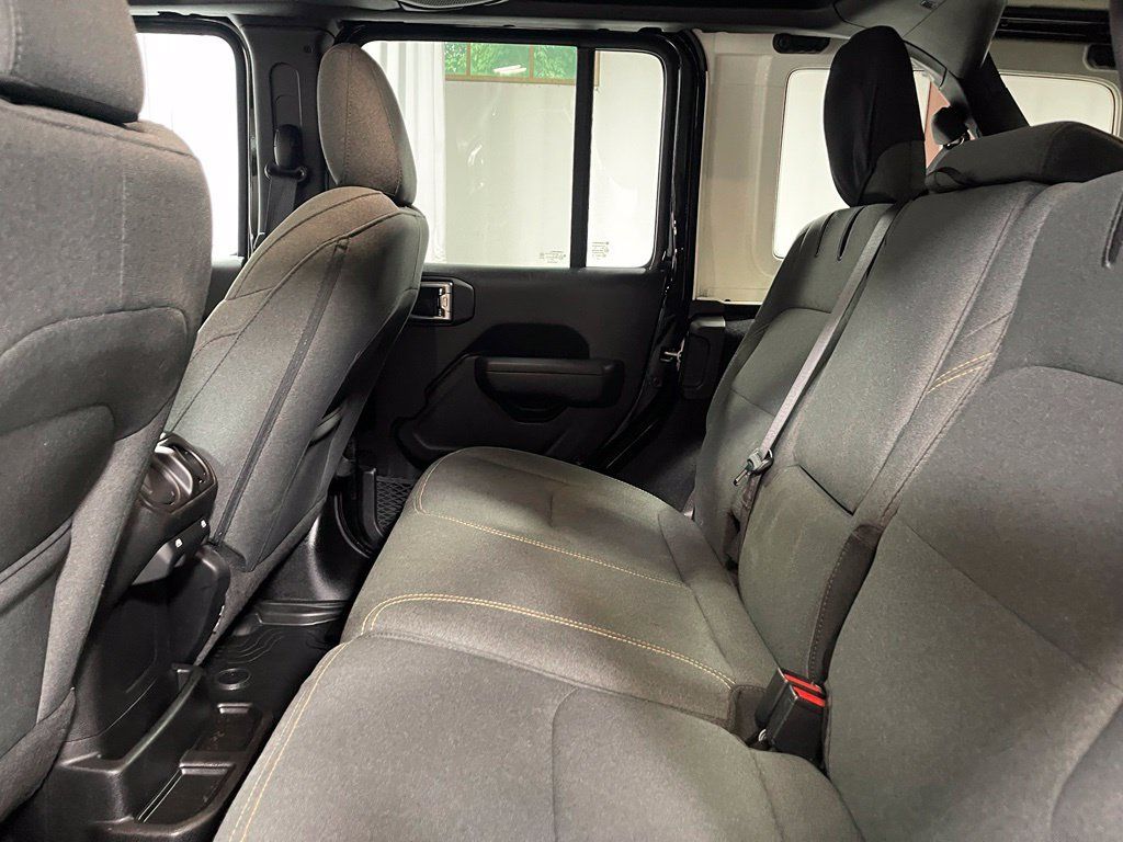 Used 2024 Jeep Wrangler Unlimited AWD/4WD image 25