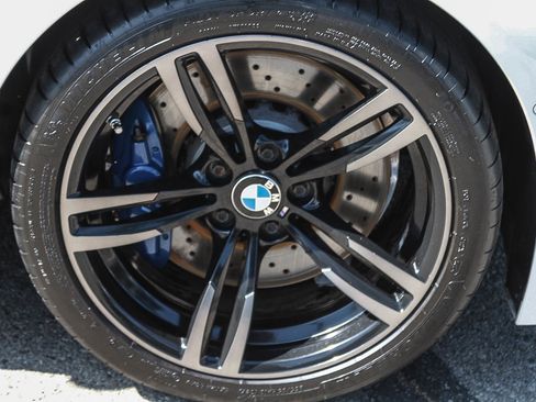 Used 2019 BMW M4 Coupe w/ Executive Package RWD image 10