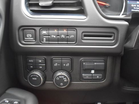 Used 2021 Chevrolet Tahoe RST w/ Luxury Package image 20