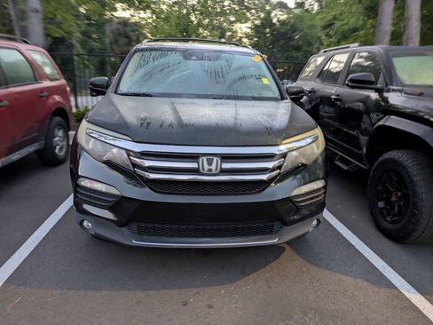 Used 2018 Honda Pilot Touring image 2