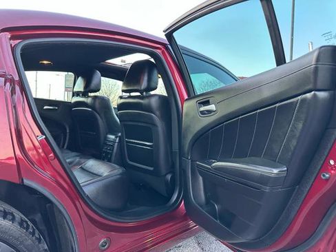 Used 2019 Dodge Charger SXT w/ Plus Group image 17