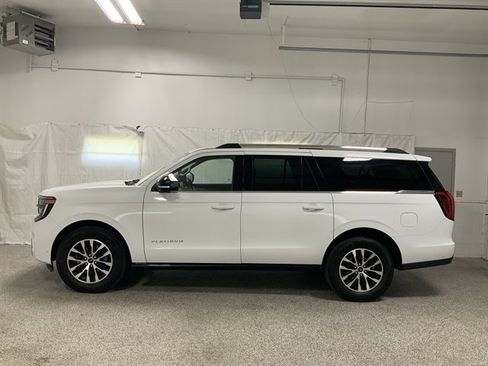 Used 2025 Ford Expedition Max Platinum AWD/4WD image 2