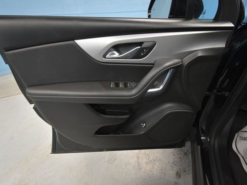 Used 2024 Chevrolet Blazer LT AWD/4WD image 4