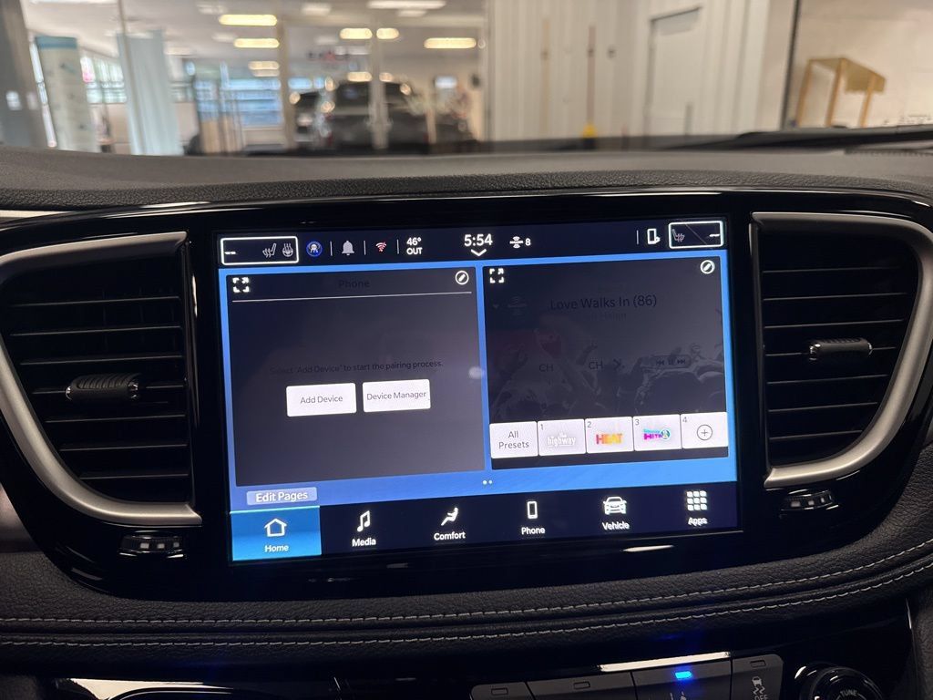 New 2026 Chrysler Pacifica Select AWD/4WD image 21