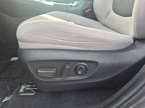 Used 2025 Toyota RAV4 XLE image 25