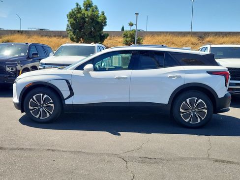 Certified 2024 Chevrolet Blazer EV LT AWD/4WD image 28
