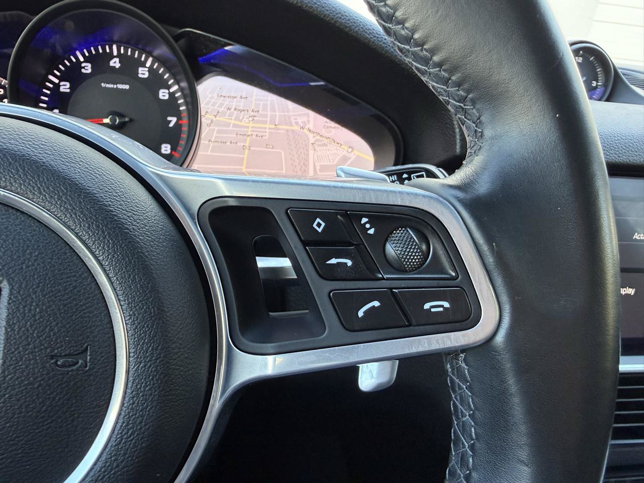 Used 2020 Porsche Cayenne AWD/4WD image 32