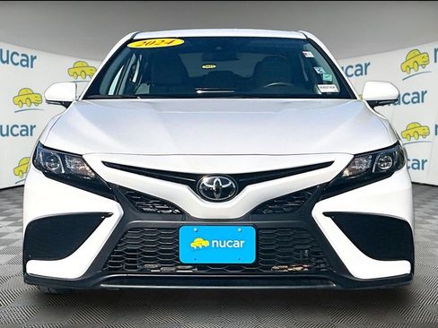 Used 2024 Toyota Camry SE AWD/4WD image 2