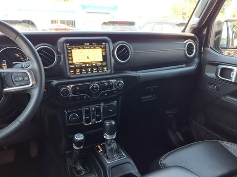 Used 2023 Jeep Wrangler Unlimited Sahara image 7