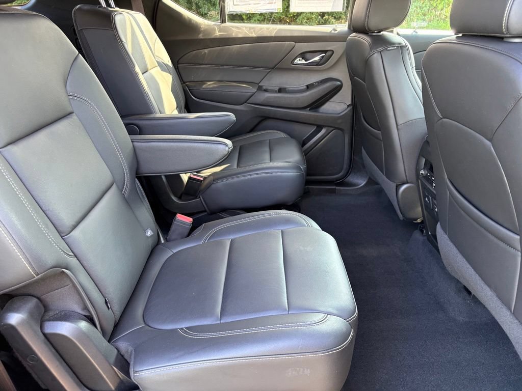 Used 2023 Chevrolet Traverse LT w/ LT Premium Package AWD/4WD image 45