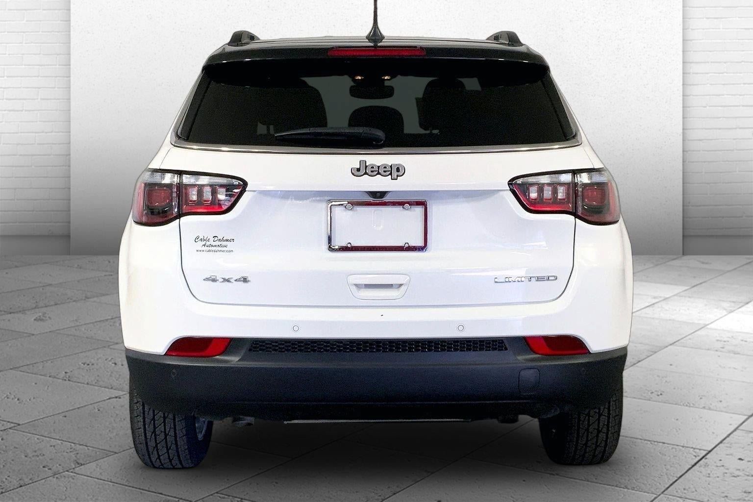 Used 2025 Jeep Compass Limited AWD/4WD image 3