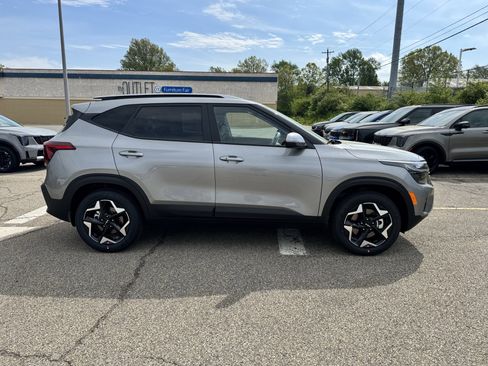 New 2026 Kia Seltos S AWD/4WD image 2