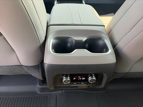 New 2026 GMC Acadia Elevation w/ Elevation Premium Package AWD/4WD image 13