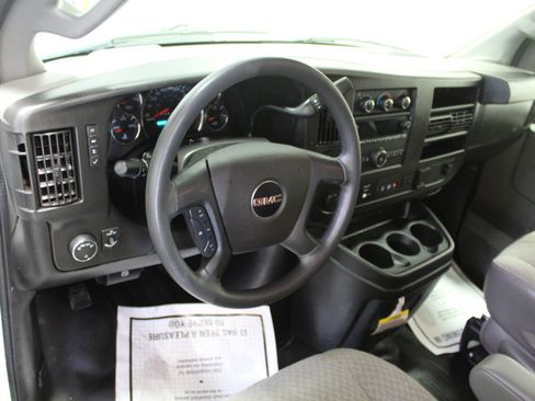 Used 2020 GMC Savana 3500 LT w/ LT Preferred Equipment Group image 8