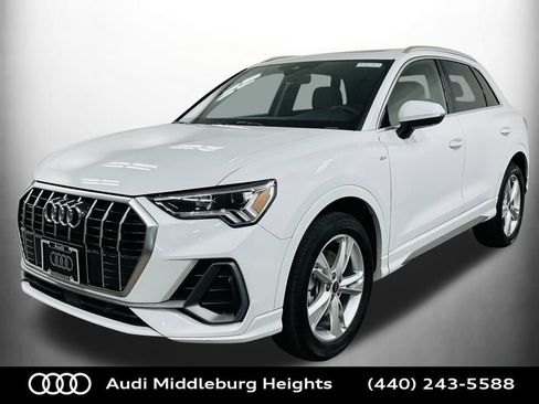 Certified 2024 Audi Q3 2.0T Premium Plus image 3
