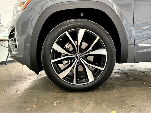 New 2026 Volkswagen Atlas SEL Premium R-Line AWD/4WD image 9