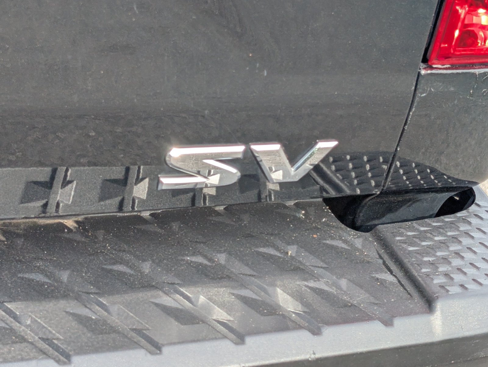 Used 2024 Nissan Titan SV w/ SV Convenience Package RWD image 5