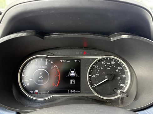 Used 2023 Nissan Versa SV FWD image 9