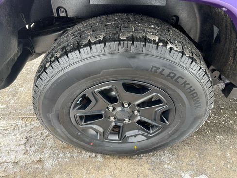 Used 2016 Jeep Wrangler Unlimited Sahara image 20