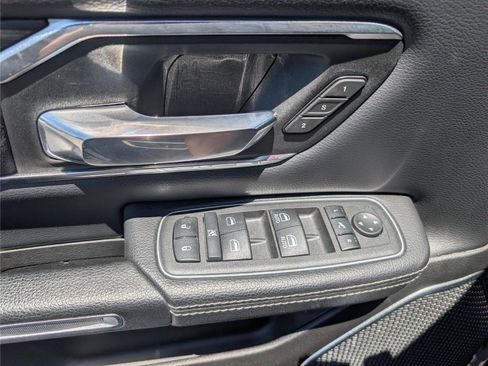 Used 2023 RAM 1500 Laramie AWD/4WD image 19