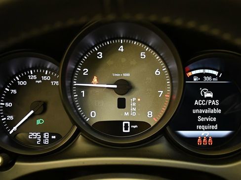 Used 2024 Porsche Macan S image 30