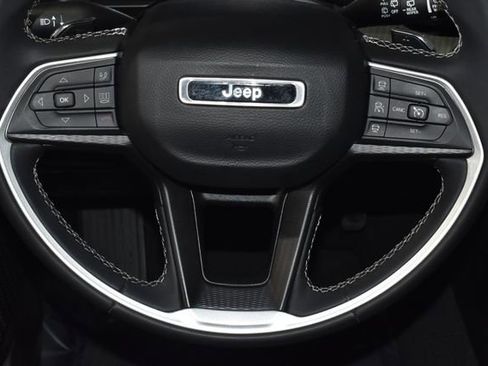 Certified 2023 Jeep Grand Cherokee Laredo AWD/4WD image 25