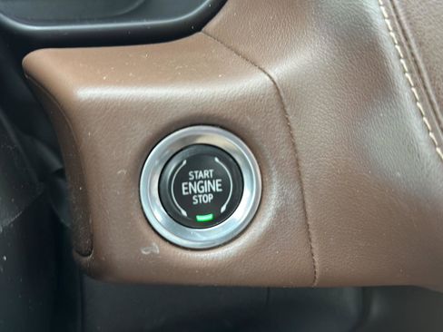 Used 2022 Chevrolet Suburban High Country image 37