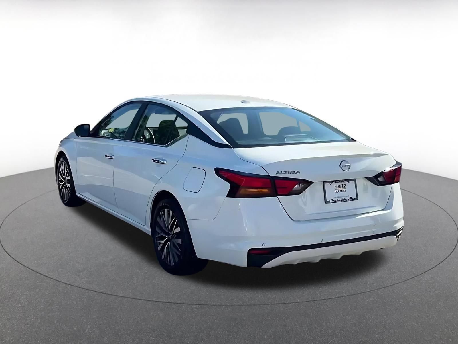 Used 2025 Nissan Altima 2.5 SV FWD image 10