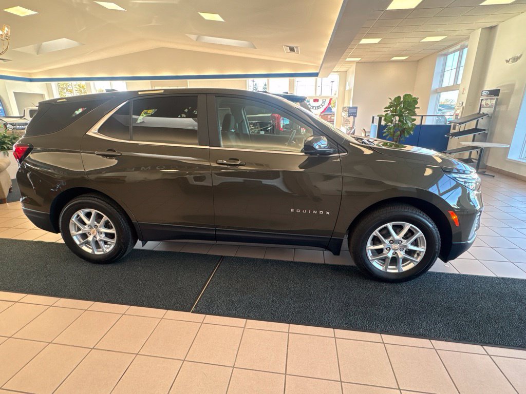 Used 2024 Chevrolet Equinox LT w/ LPO, Floor Liner Package AWD/4WD image 6
