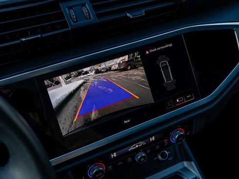 Used 2025 Audi Q3 2.0T Premium image 20