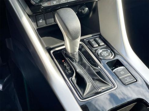 New 2025 Mitsubishi Eclipse Cross Base image 18