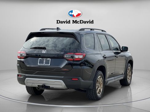Used 2024 Honda Pilot TrailSport image 7