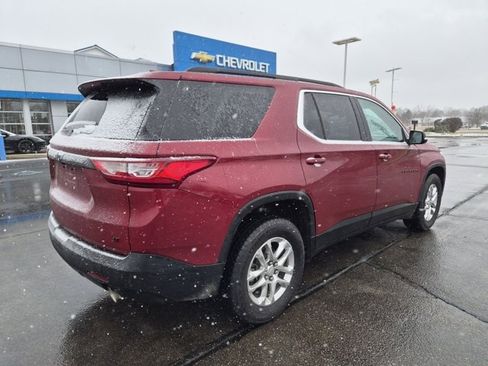 Used 2020 Chevrolet Traverse LT image 3