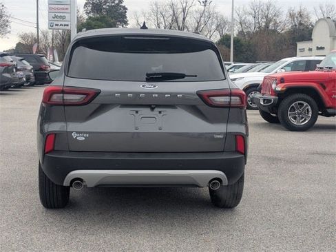 New 2026 Ford Escape SE FWD image 4