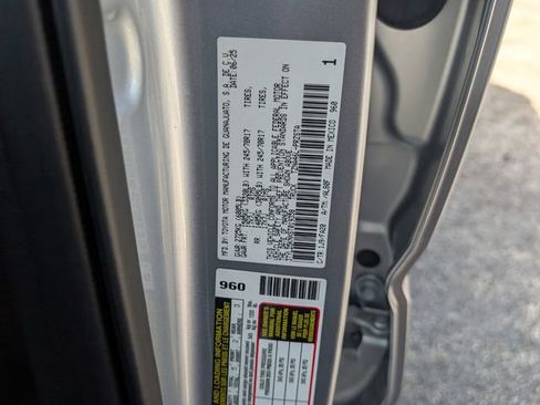 Used 2025 Toyota Tacoma SR AWD/4WD image 18