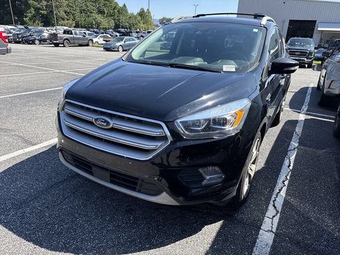 Used 2018 Ford Escape Titanium w/ Ford Safe & Smart Package FWD image 8