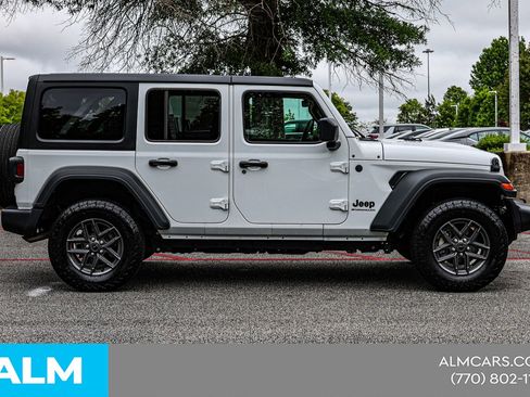 Used 2025 Jeep Wrangler Unlimited Sport AWD/4WD image 11