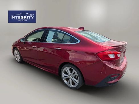 Used 2017 Chevrolet Cruze Premier FWD image 4