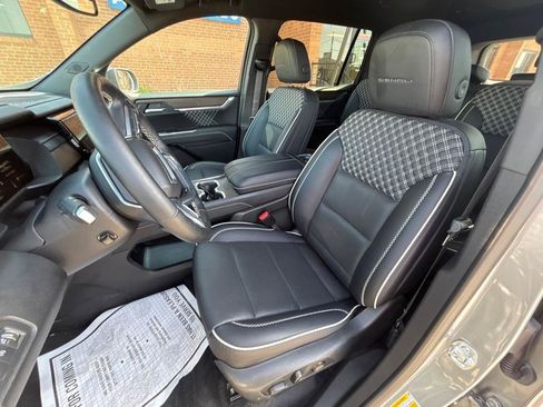 Used 2025 GMC Acadia Denali w/ LPO, Floor Liner Package AWD/4WD image 21
